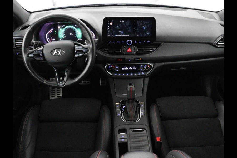 Hyundai i30 1.5 T-GDi MHEV N Line | Stoelverwarming | Leder/Alcantara | Adaptive cruise | Memory | Carplay | Camera | Navigatie | Keyless | Full LED | 18'' | Side Assist | Parkeerhulp
