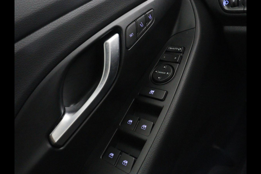 Hyundai i30 1.5 T-GDi MHEV N Line | Stoelverwarming | Leder/Alcantara | Adaptive cruise | Memory | Carplay | Camera | Navigatie | Keyless | Full LED | 18'' | Side Assist | Parkeerhulp
