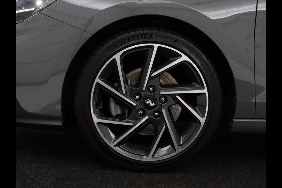 Hyundai i30 1.5 T-GDi MHEV N Line | Stoelverwarming | Leder/Alcantara | Adaptive cruise | Memory | Carplay | Camera | Navigatie | Keyless | Full LED | 18'' | Side Assist | Parkeerhulp