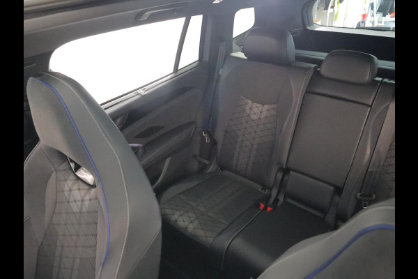 Volkswagen Tayron 1.5 eHybrid R-Line Edition 204 pk Automaat (DSG) | Verlengde garantie | Navigatie | Panoramadak | Trekhaak (wegklapbaar) | Parkeersensoren (Park assist) | Rondomzicht camera | Stoelverwarming | R-Line |