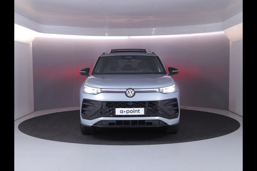 Volkswagen Tayron 1.5 eHybrid R-Line Edition 204 pk Automaat (DSG) | Verlengde garantie | Navigatie | Panoramadak | Trekhaak (wegklapbaar) | Parkeersensoren (Park assist) | Rondomzicht camera | Stoelverwarming | R-Line |