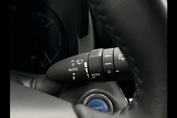 Toyota Yaris Cross 1.5 Hybrid Team D | Navi XL | Elek klep | Camera | Winter Pack