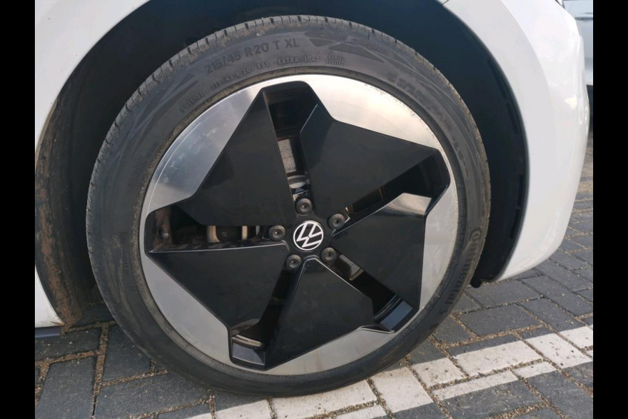 Volkswagen ID.3 First Max 58 kWh 204PK | Panorama dak | Sportstoelen | 20" LM velgen |