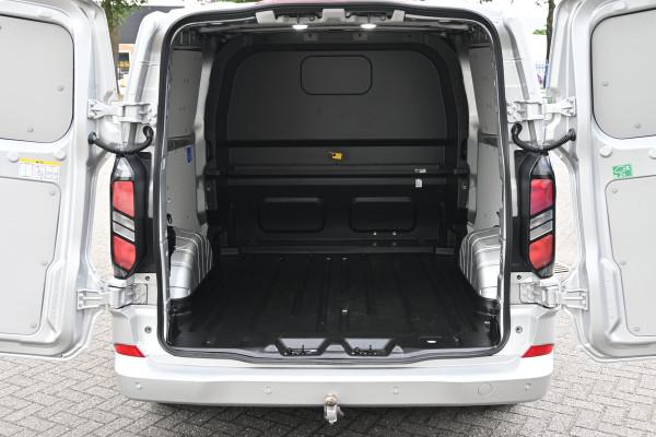 Ford Transit Custom 300L Limited 2.0 TDCI L2 DC 3000 KG inklapbare trekhaak, LED, Navigatie met camera