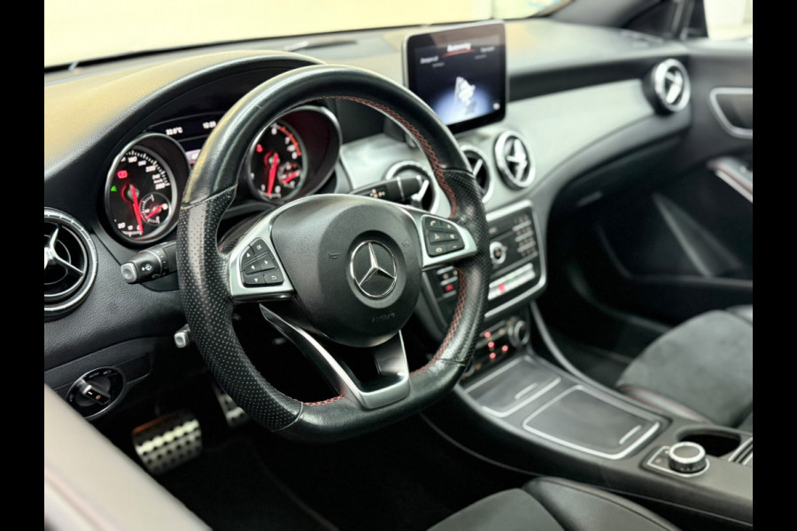 Mercedes-Benz CLA-Klasse 180 AMG Night Panodak NAP NL-auto