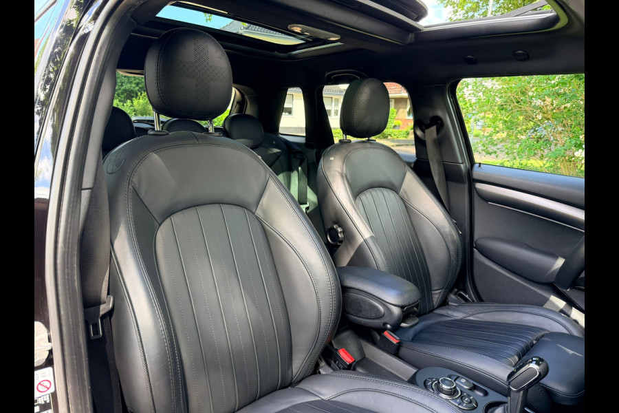 MINI Cooper S John Cooper Works | PANO | Carplay | BlackEd.