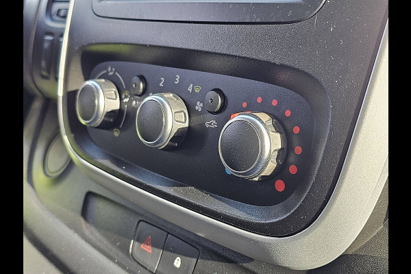 Renault Trafic 2.0 dCi 120pk T30 L2H1 Comfort airco, navi, pdc, trekhaak, stoelverw.