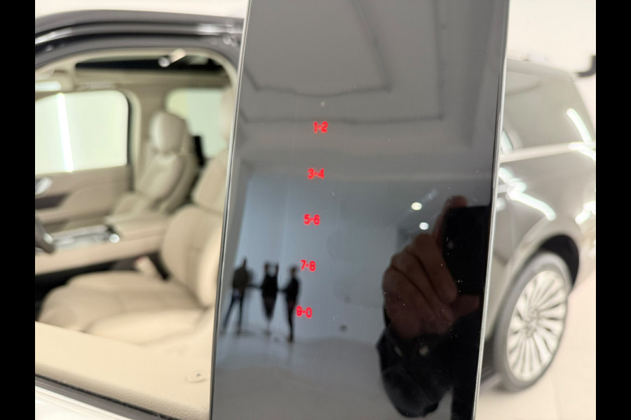 Lincoln Navigator 3.5L V6 Lang Preferred Grijs kenteken