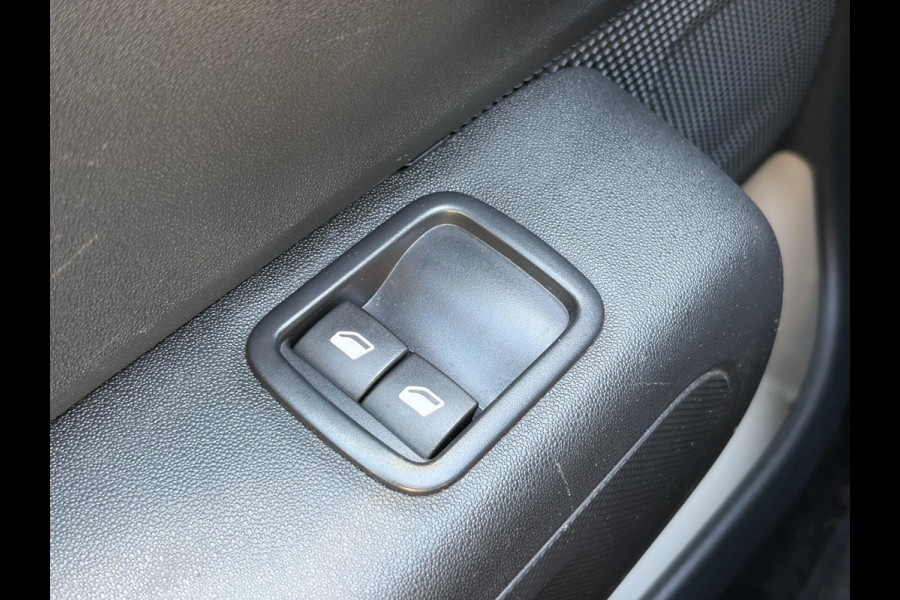 Citroën C3 1.2 PureTech S&S Feel Apple Carplay/Android,Trekhaak,Pdc,Navi,Clima,Cruise,Dealer Onderhouden,Rijstrooksensor,Apk tot 06-2027