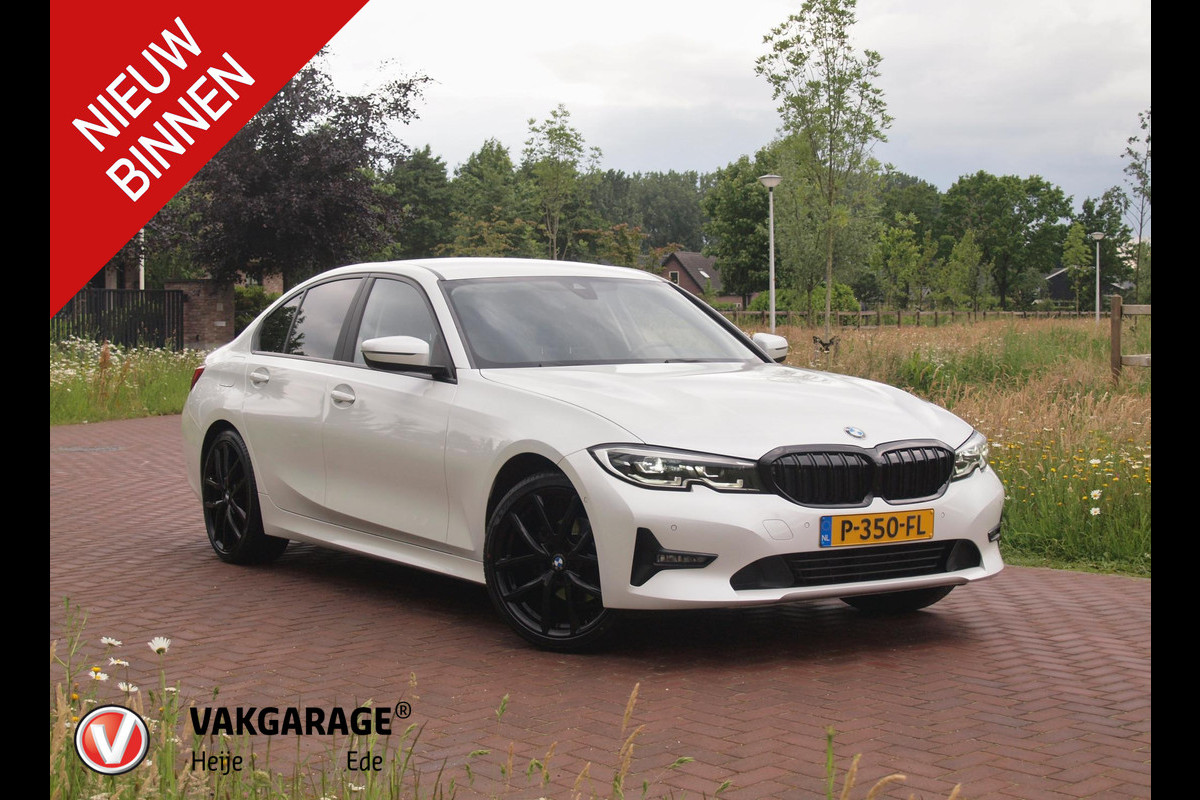 BMW 3-serie 320i Business Edition Plus | Camera | Apple Carplay | Leer | Cruise Control | Dealeronderhouden |