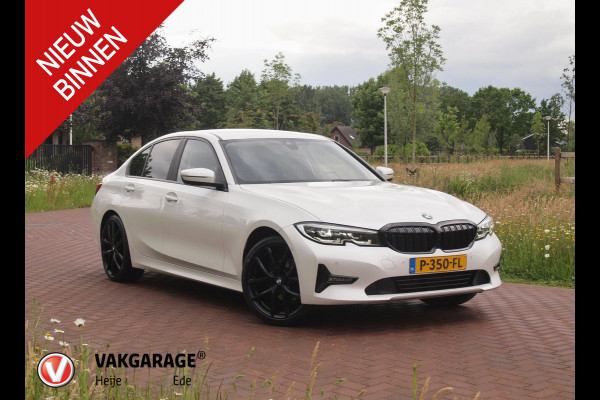 BMW 3-serie 320i Business Edition Plus | Camera | Apple Carplay | Leer | Cruise Control | Dealeronderhouden |