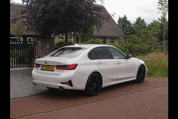 BMW 3-serie 320i Business Edition Plus | Camera | Apple Carplay | Leer | Cruise Control | Dealeronderhouden |