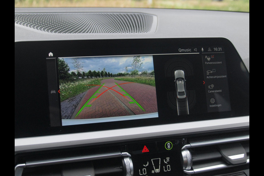 BMW 3-serie 320i Business Edition Plus | Camera | Apple Carplay | Leer | Cruise Control | Dealeronderhouden |