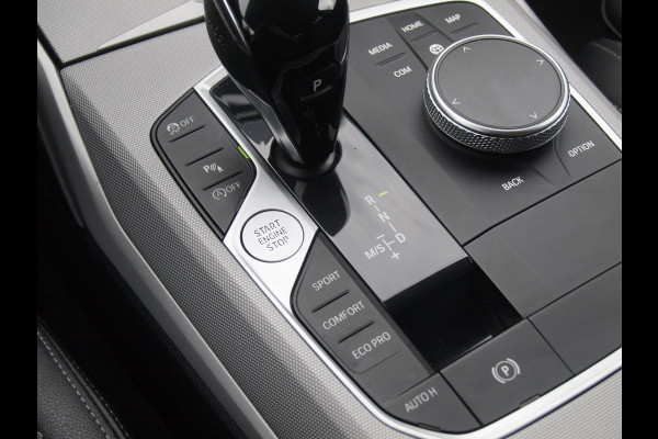 BMW 3-serie 320i Business Edition Plus | Camera | Apple Carplay | Leer | Cruise Control | Dealeronderhouden |