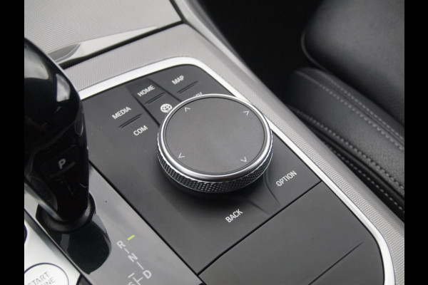 BMW 3-serie 320i Business Edition Plus | Camera | Apple Carplay | Leer | Cruise Control | Dealeronderhouden |