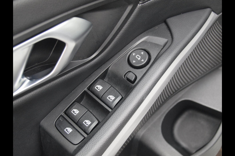 BMW 3-serie 320i Business Edition Plus | Camera | Apple Carplay | Leer | Cruise Control | Dealeronderhouden |