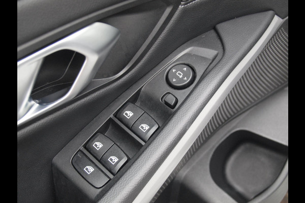 BMW 3-serie 320i Business Edition Plus | Camera | Apple Carplay | Leer | Cruise Control | Dealeronderhouden |