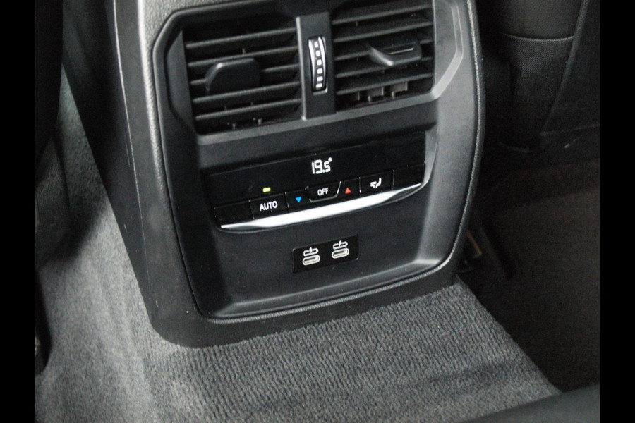 BMW 3-serie 320i Business Edition Plus | Camera | Apple Carplay | Leer | Cruise Control | Dealeronderhouden |