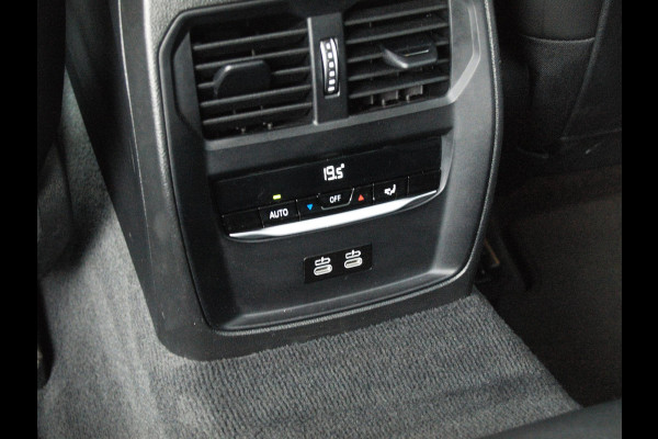 BMW 3-serie 320i Business Edition Plus | Camera | Apple Carplay | Leer | Cruise Control | Dealeronderhouden |