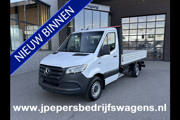 Mercedes-Benz eSprinter 320 L2 Select 81kWh / Snel laden 115kw / Open laadbak / Trekhaak / Distronic / MBUX / Smartphone-intergratie / Camera