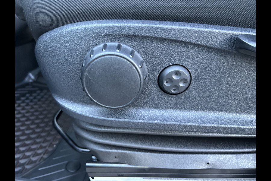 Mercedes-Benz eSprinter 320 L2 Select 81kWh / Snel laden 115kw / Open laadbak / Trekhaak / Distronic / MBUX / Smartphone-intergratie / Camera