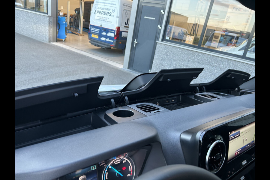 Mercedes-Benz eSprinter 320 L2 Select 81kWh / Snel laden 115kw / Open laadbak / Trekhaak / Distronic / MBUX / Smartphone-intergratie / Camera