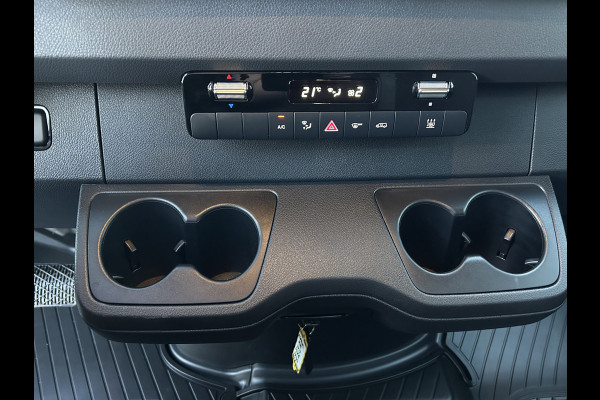 Mercedes-Benz eSprinter 320 L2 Select 81kWh / Snel laden 115kw / Open laadbak / Trekhaak / Distronic / MBUX / Smartphone-intergratie / Camera