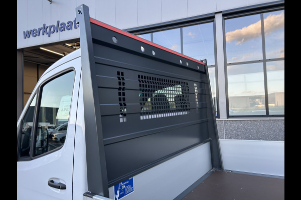 Mercedes-Benz eSprinter 320 L2 Select 81kWh / Snel laden 115kw / Open laadbak / Trekhaak / Distronic / MBUX / Smartphone-intergratie / Camera