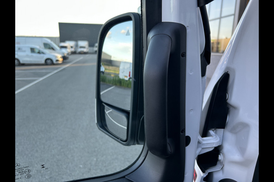 Mercedes-Benz eSprinter 320 L2 Select 81kWh / Snel laden 115kw / Open laadbak / Trekhaak / Distronic / MBUX / Smartphone-intergratie / Camera