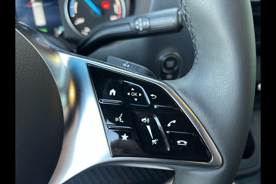 Mercedes-Benz eSprinter 320 L2 Select 81kWh / Snel laden 115kw / Open laadbak / Trekhaak / Distronic / MBUX / Smartphone-intergratie / Camera
