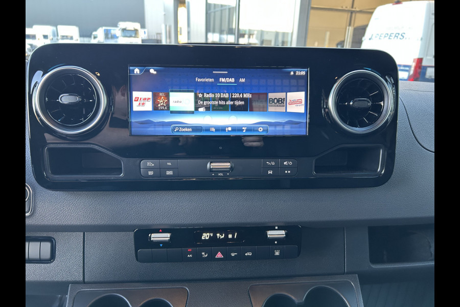 Mercedes-Benz eSprinter 320 L2 Select 81kWh / Snel laden 115kw / Open laadbak / Trekhaak / Distronic / MBUX / Smartphone-intergratie / Camera