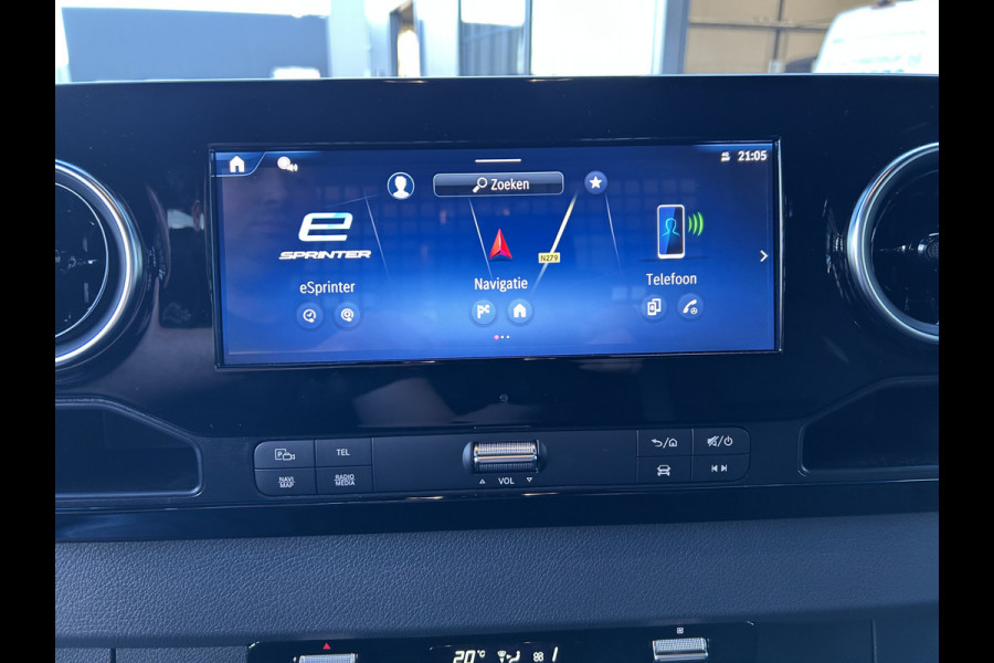 Mercedes-Benz eSprinter 320 L2 Select 81kWh / Snel laden 115kw / Open laadbak / Trekhaak / Distronic / MBUX / Smartphone-intergratie / Camera