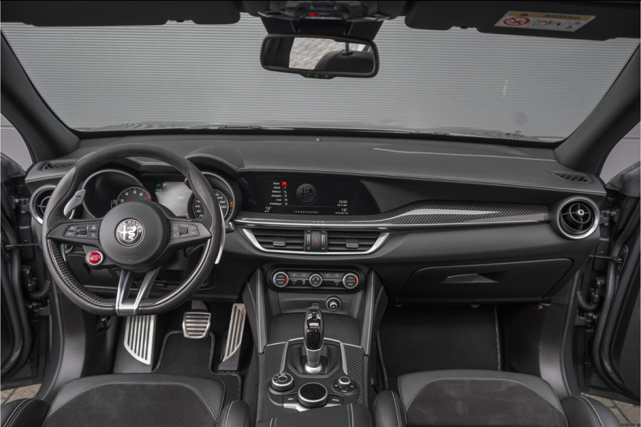 Alfa Romeo Stelvio 2.9 V6 AWD Quadrifoglio Pano H&K Carbon ACC Squadra NL Auto