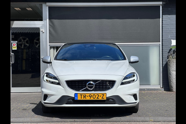 Volvo V40 1.5 T3 Polar+ Sport R-DESIGN / DOH / AUTO / PANO / NAP