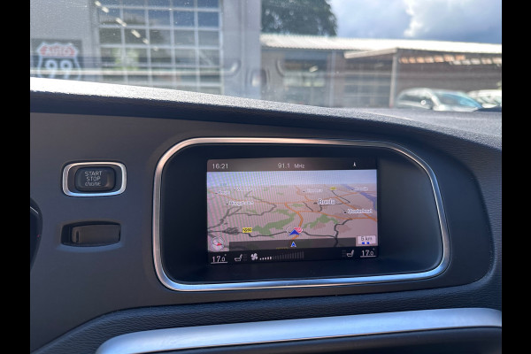 Volvo V40 1.5 T3 Polar+ Sport R-DESIGN / DOH / AUTO / PANO / NAP