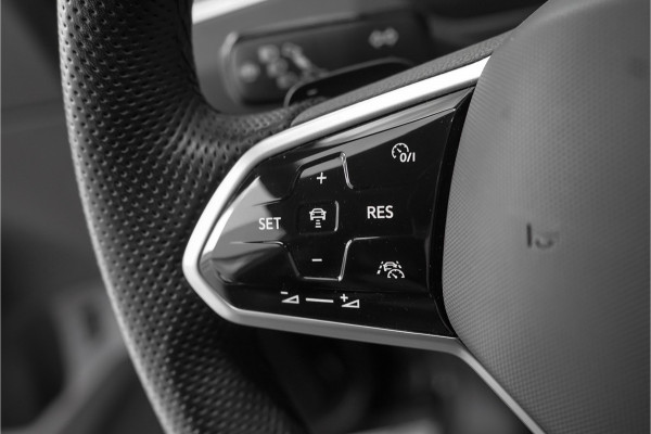 Volkswagen Tiguan 1.4 TSI eHybrid R-Line HUD ACC Black Pack Elek Trekhaak IQ Light