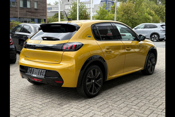 Peugeot e-208 EV GT 50 kWh | 99,3% SOH | 7800 KM | Stoelverwarming | Adaptive Cruise | Dodehoeksensoren | LM Winterset