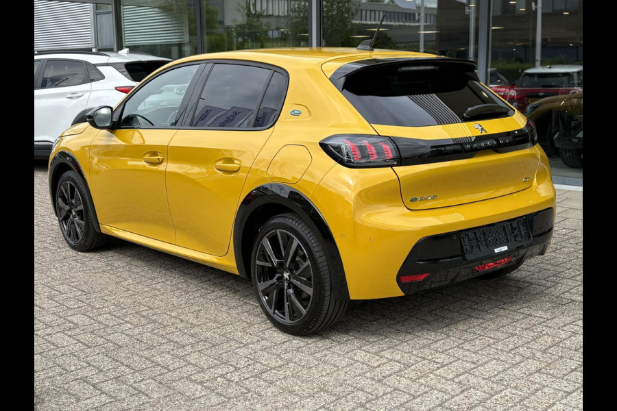 Peugeot e-208 EV GT 50 kWh | 99,3% SOH | 7800 KM | Stoelverwarming | Adaptive Cruise | Dodehoeksensoren | LM Winterset