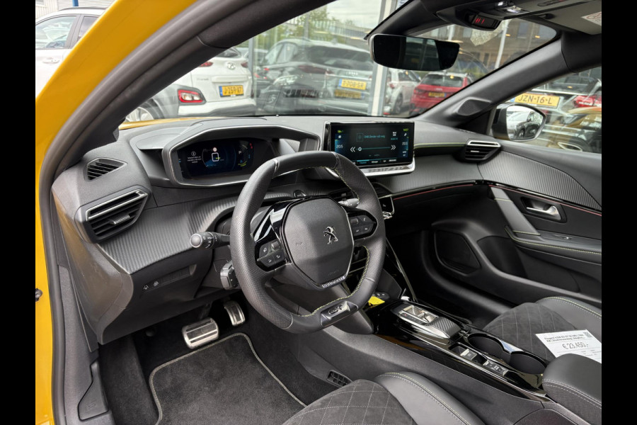Peugeot e-208 EV GT 50 kWh | 99,3% SOH | 7800 KM | Stoelverwarming | Adaptive Cruise | Dodehoeksensoren | LM Winterset