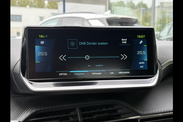 Peugeot e-208 EV GT 50 kWh | 99,3% SOH | 7800 KM | Stoelverwarming | Adaptive Cruise | Dodehoeksensoren | LM Winterset