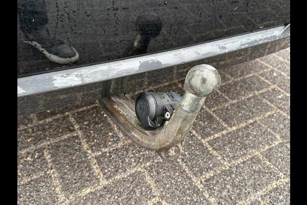 BMW 3-serie 330e | Trekhaak wegklapbaar | Nieuwe banden | Climate  | CC | Leder Stof |