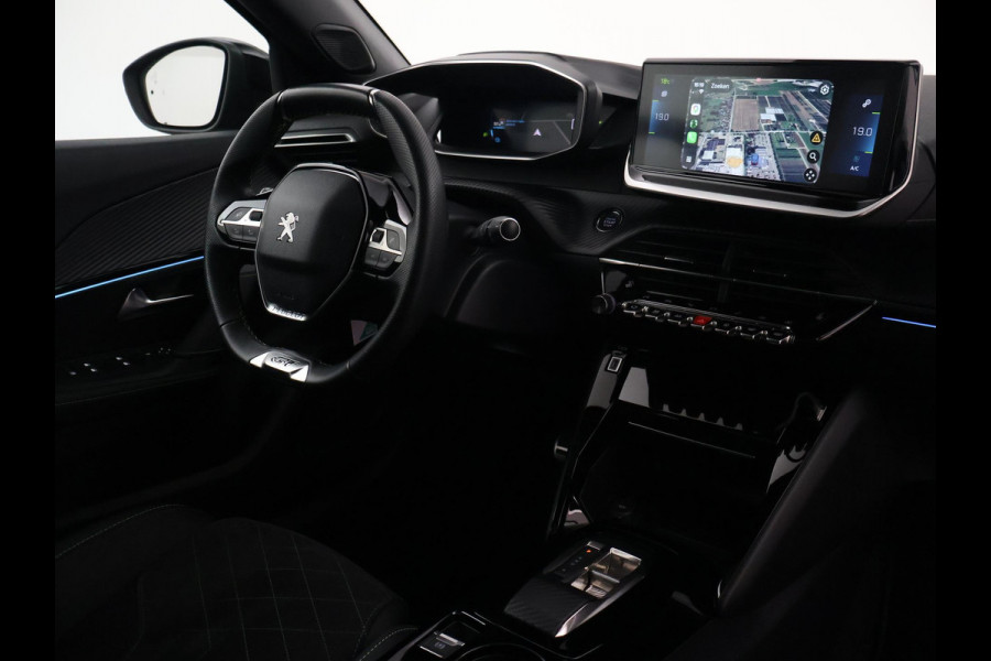 Peugeot e-2008 EV GT 50 kWh 3-FASE + ADAPTIVE CRUISE | PANORAMA | STOELVERW. | 18 INCH | 92% SOH | LEDER/ALCANTARA