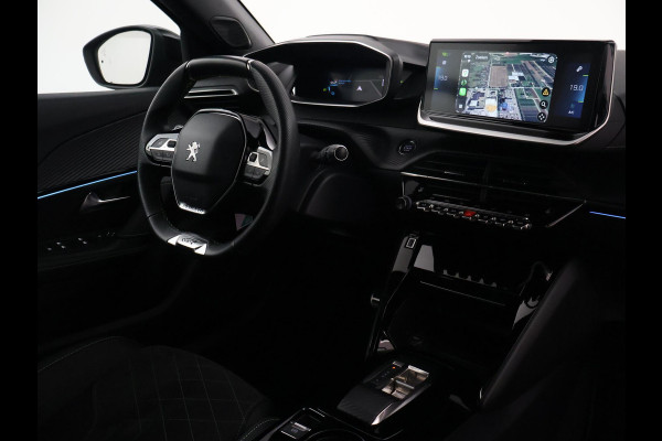 Peugeot e-2008 EV GT 50 kWh 3-FASE + ADAPTIVE CRUISE | PANORAMA | STOELVERW. | 18 INCH | 92% SOH | LEDER/ALCANTARA