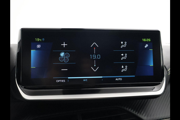 Peugeot e-2008 EV GT 50 kWh 3-FASE + ADAPTIVE CRUISE | PANORAMA | STOELVERW. | 18 INCH | 92% SOH | LEDER/ALCANTARA