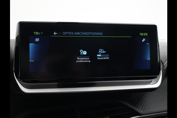 Peugeot e-2008 EV GT 50 kWh 3-FASE + ADAPTIVE CRUISE | PANORAMA | STOELVERW. | 18 INCH | 92% SOH | LEDER/ALCANTARA