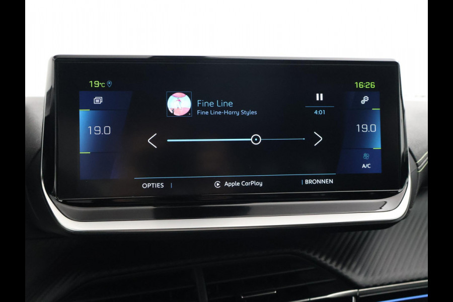 Peugeot e-2008 EV GT 50 kWh 3-FASE + ADAPTIVE CRUISE | PANORAMA | STOELVERW. | 18 INCH | 92% SOH | LEDER/ALCANTARA