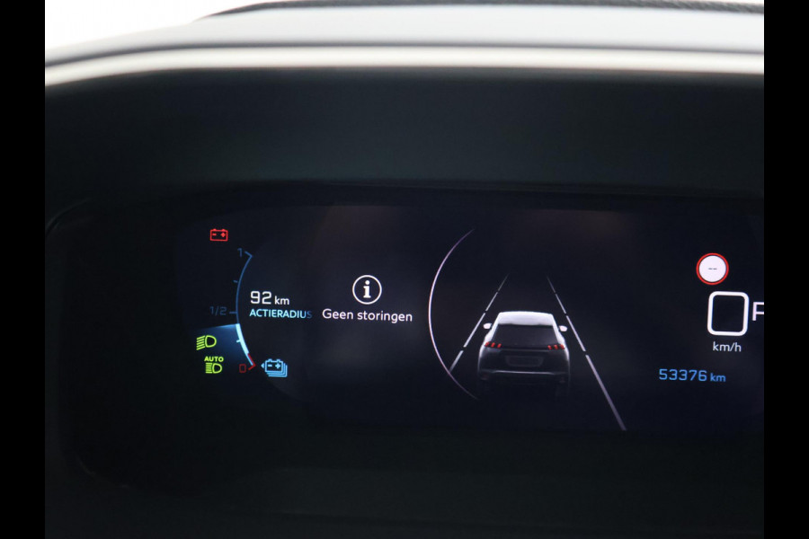 Peugeot e-2008 EV GT 50 kWh 3-FASE + ADAPTIVE CRUISE | PANORAMA | STOELVERW. | 18 INCH | 92% SOH | LEDER/ALCANTARA