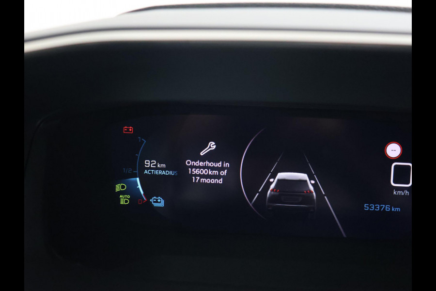 Peugeot e-2008 EV GT 50 kWh 3-FASE + ADAPTIVE CRUISE | PANORAMA | STOELVERW. | 18 INCH | 92% SOH | LEDER/ALCANTARA