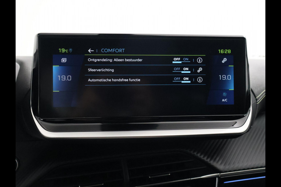 Peugeot e-2008 EV GT 50 kWh 3-FASE + ADAPTIVE CRUISE | PANORAMA | STOELVERW. | 18 INCH | 92% SOH | LEDER/ALCANTARA
