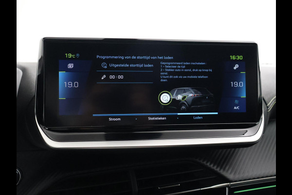 Peugeot e-2008 EV GT 50 kWh 3-FASE + ADAPTIVE CRUISE | PANORAMA | STOELVERW. | 18 INCH | 92% SOH | LEDER/ALCANTARA